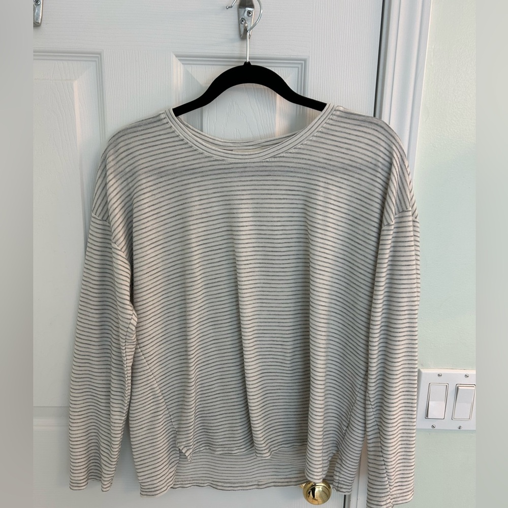 Marine Layer long sleeved top. Size L.